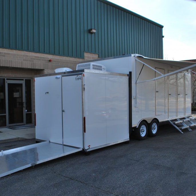 Trailer with wheelchair access